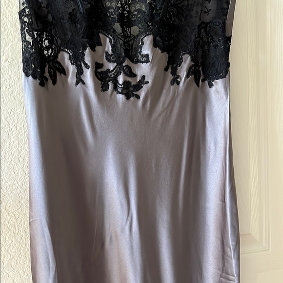 Marjolaine Silk nightgown size 38 - Picture 3 of 12